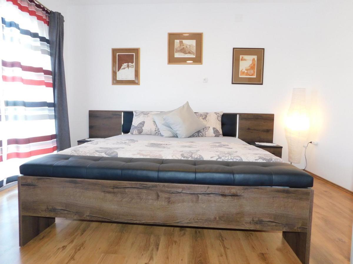 Jacky Apartment / Sea View Makarska Esterno foto