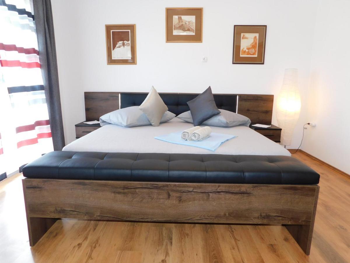 Jacky Apartment / Sea View Makarska Esterno foto